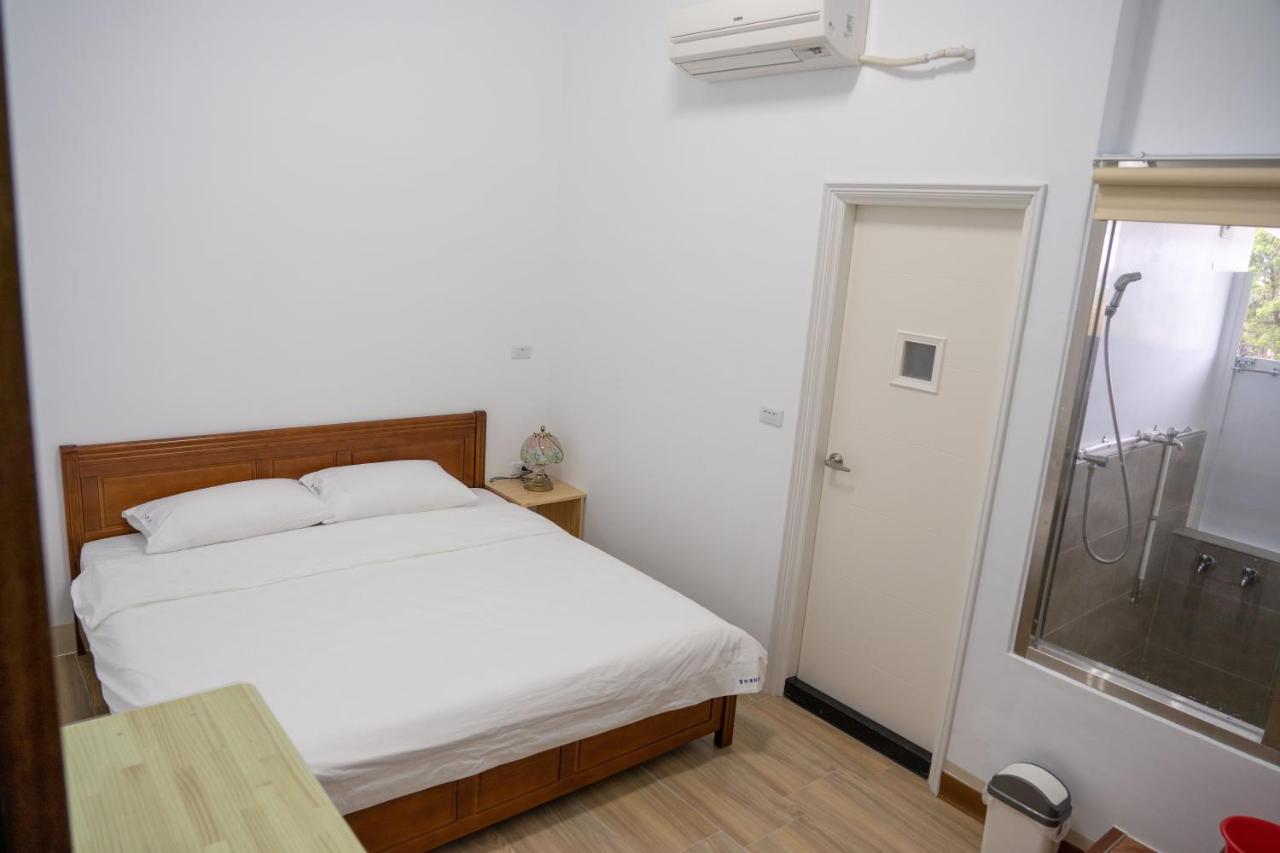 Golden Station Homestay Taitung Exterior photo